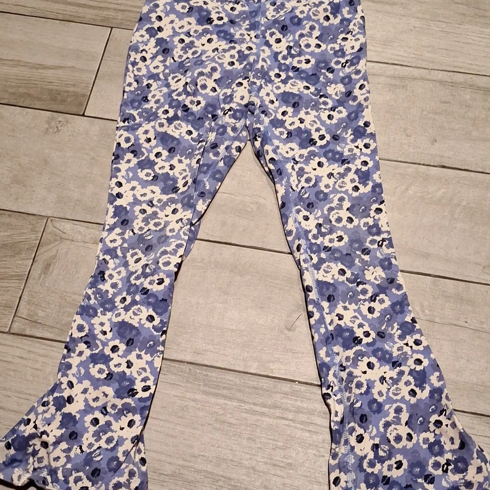 🍋‍🟩Gap Kids Blue Floral Flare Leggings 💘